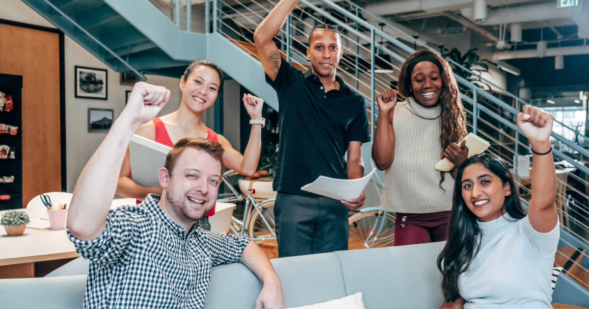 Use this complete startup launch checklist to plan every stage of your launch. Covers platforms, backlinks, SEO, and post-launch promotion for SaaS founders.